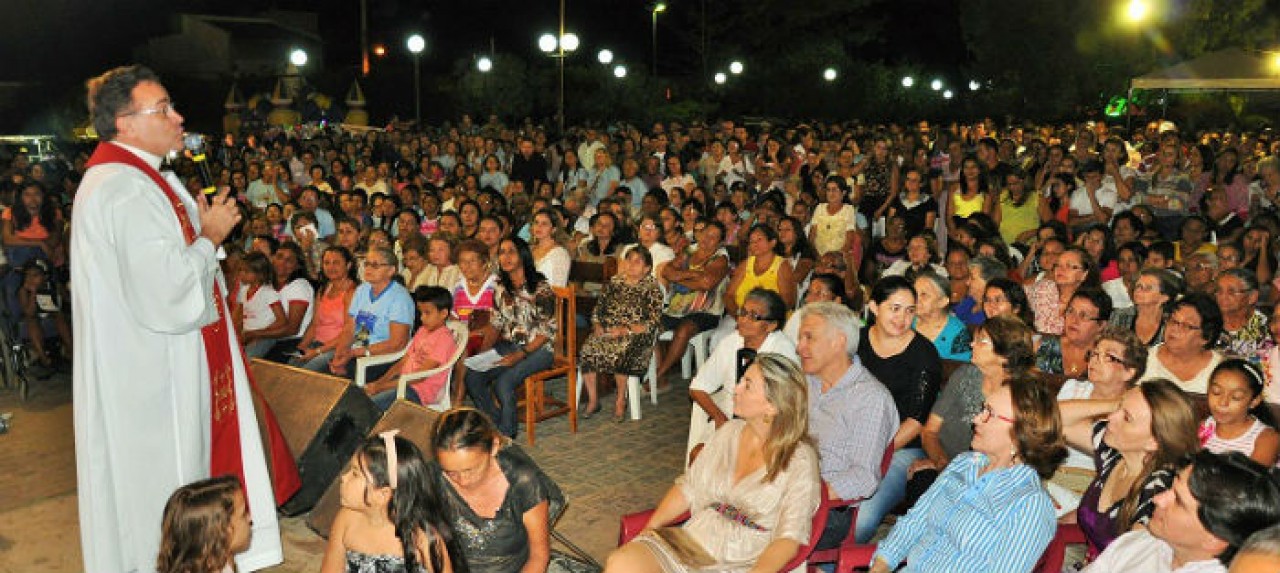 Missa do Padre Nunes reúne milhares de pessoas em Messias Targino Missa do Padre Nunes reúne milhares de pessoas em Messias Targino
