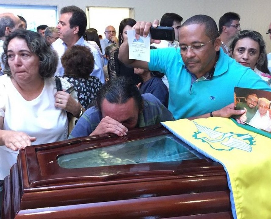 Agnelo Alves é sepultado no Morada da Paz, em Parnamirim Agnelo Alves é sepultado no Morada da Paz, em Parnamirim