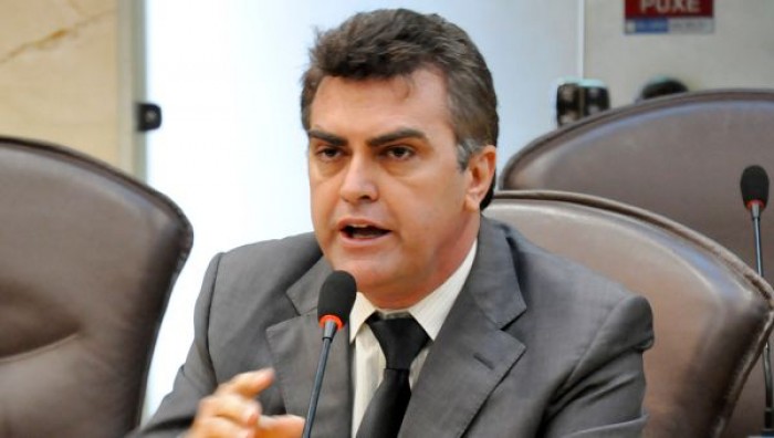 Resultado de imagem para deputado gilson moura