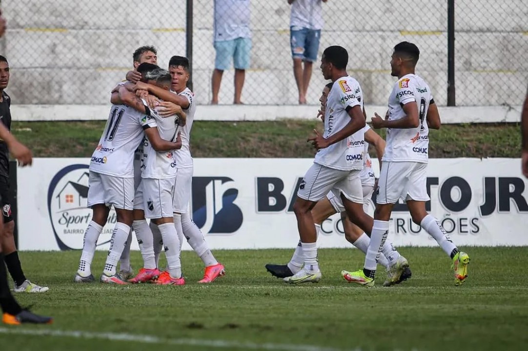 Estadual: ABC vence Santa Cruz de Natal e reassume liderança Estadual: ABC vence Santa Cruz de Natal e reassume liderança