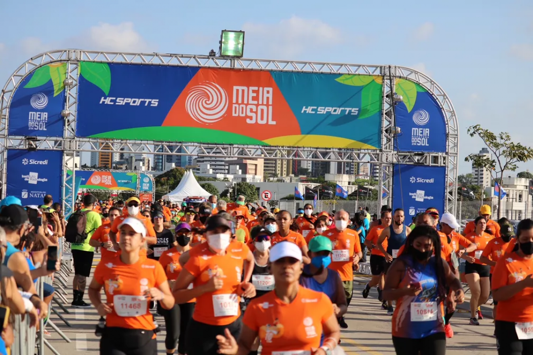 Meia Maratona do Sol acontece amanhã, em Natal, e reúne cerca de 10 mil  competidores do Brasil