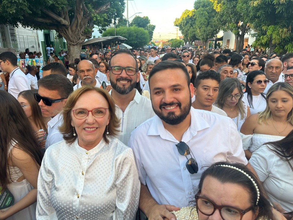 Senadora Zenaide acompanha procissão de Sant’Ana em Caicó e trata sobre emendas para cultura e ações sociais no município 