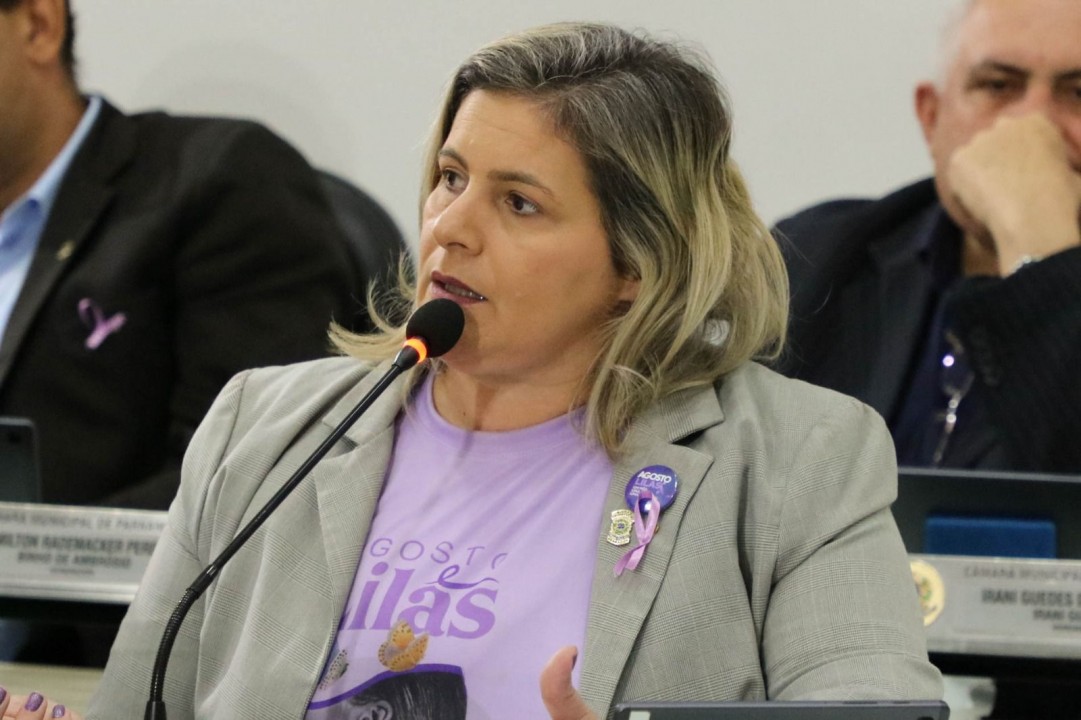 Fativan Alves, presidente da Frente Parlamentar em Defesa dos Direitos das Mulheres, anuncia encerramento das ações Agosto Lilás em Parnamirim