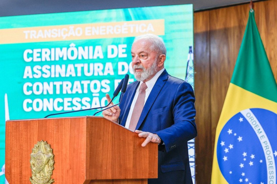 Governo Federal assina contratos com empresas brasileiras e estrangeiras para construção de linhas de transmissão