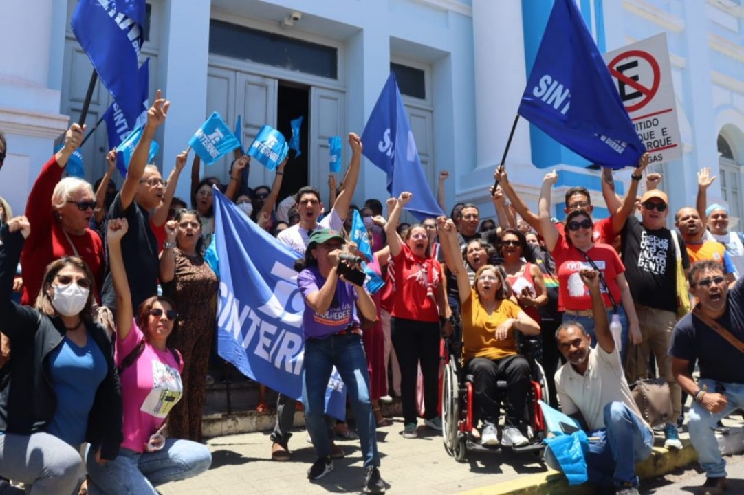 Prefeito de Natal envia para a Câmara de Vereadores PL que extingue carreiras do magistério; Educadores municipais anunciam paralisação 