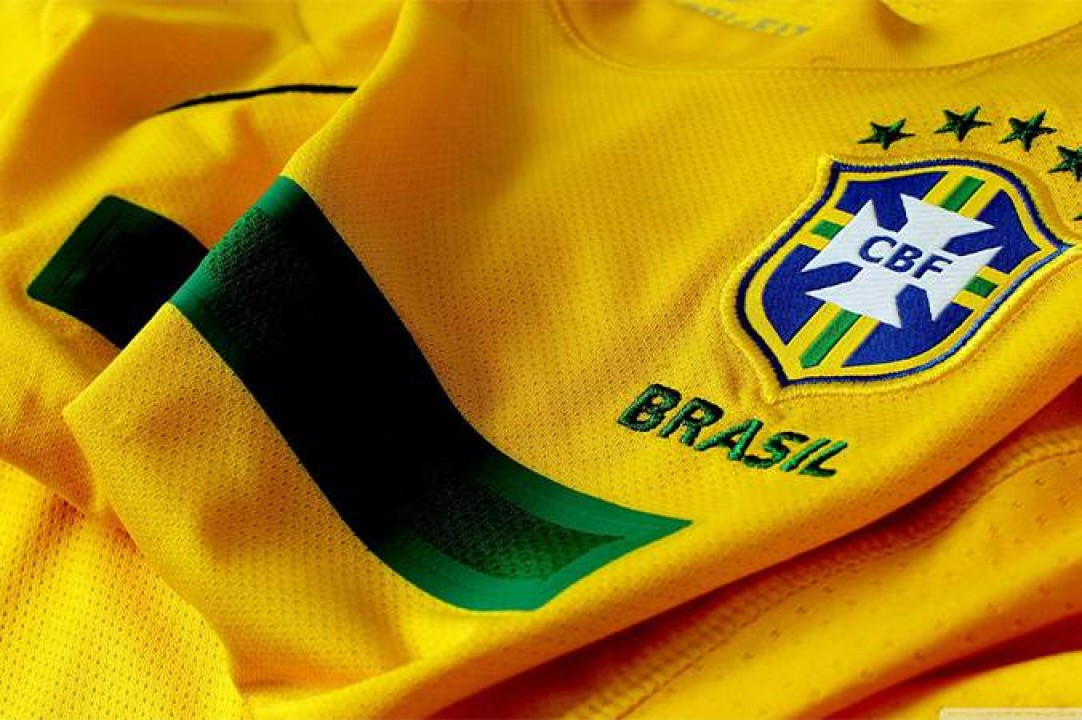 Seleção Brasileira enfrenta o Uruguai em Montevidéu, nesta terça-feira (17/10)
