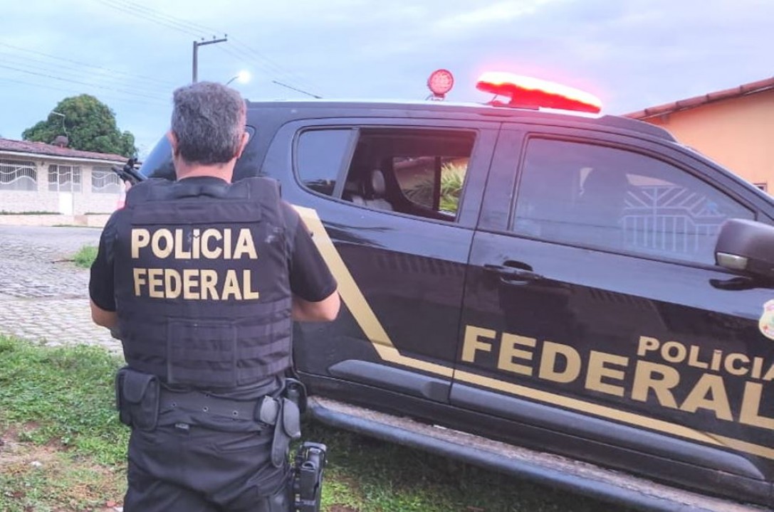 Foragidos da Justiça do RN condenados por crimes de estupro de vulnerável, violência doméstica e organização criminosa são presos pela Polícia Federal