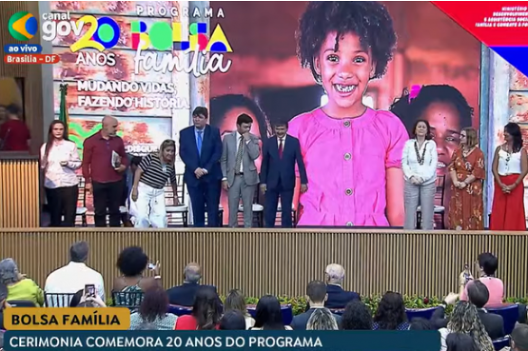 Governo Federal realiza programação que celebra os 20 anos de criação do Bolsa Família