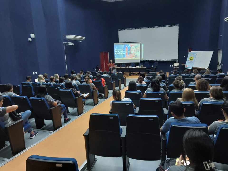 Casa Durval Paiva promove novas capacitações para estudantes e profissionais da saúde