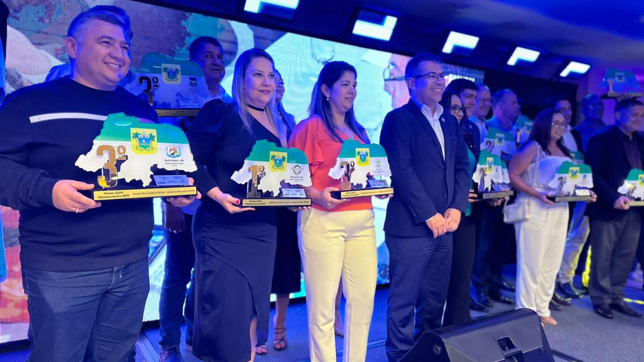Parnamirim ganha Prêmio GOVFÁCIL - Gestor do Ano na área da saúde