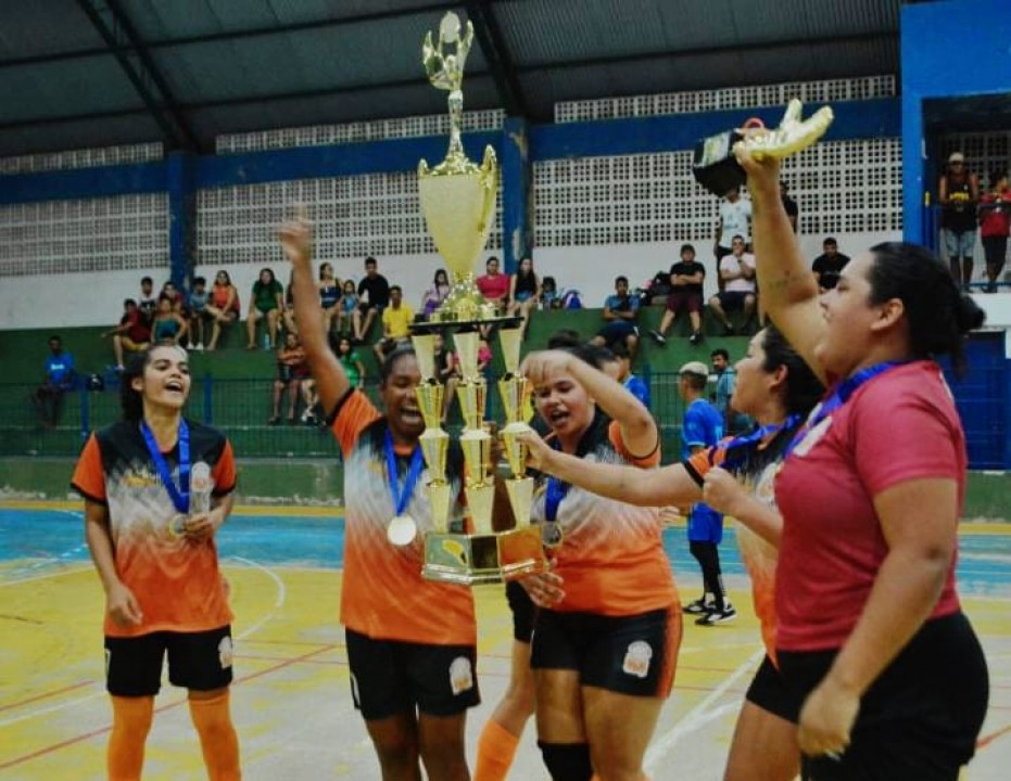 ‘Meninas de Ouro’ é campeão invicto do Municipal de Futsal 2023 em Parnamirim