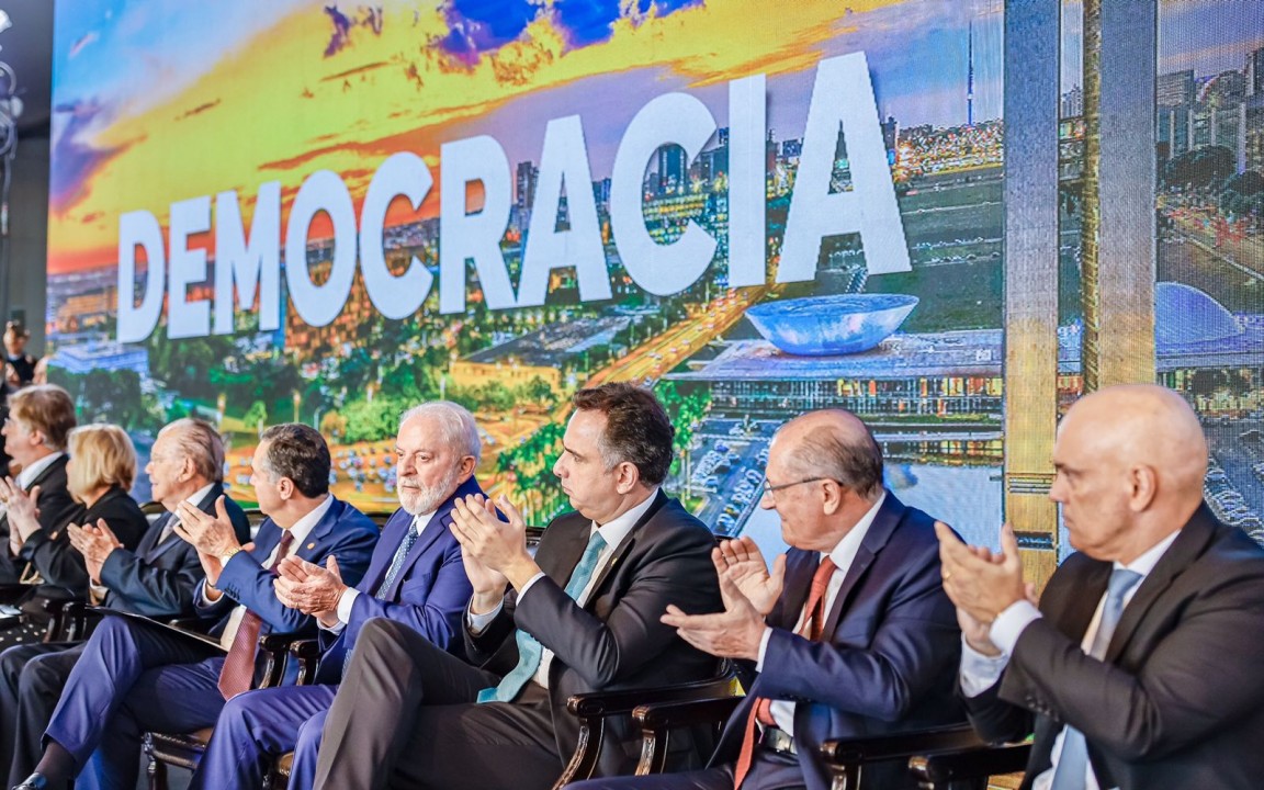 Em Brasília, governadora Fátima Bezerra destaca fortalecimento da democracia e harmonia entre os Poderes