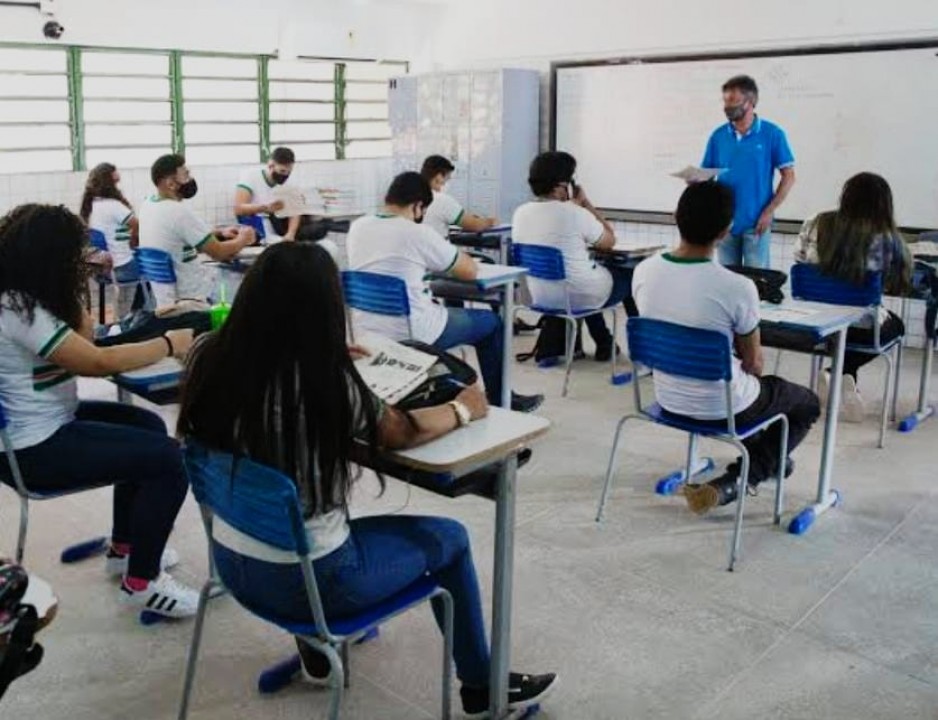 Incentivo: alunos do Ensino Médio da rede pública podem receber bolsa a partir de março