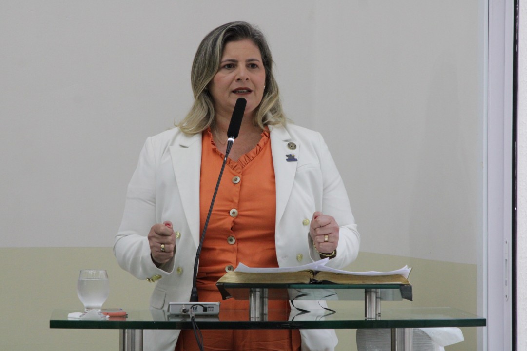 Transporte público gratuito em Parnamirim foi pauta da vereadora Fativan Alves na sessão desta quarta-feira (06)