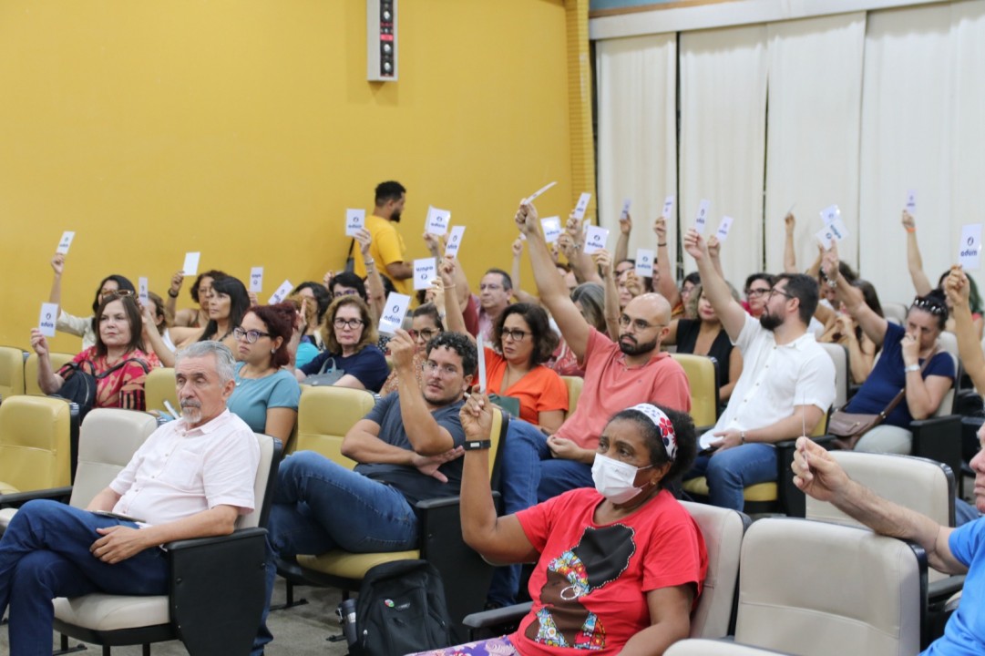 Docentes da UFRN aprovam indicativo de greve para o dia 08 de abril