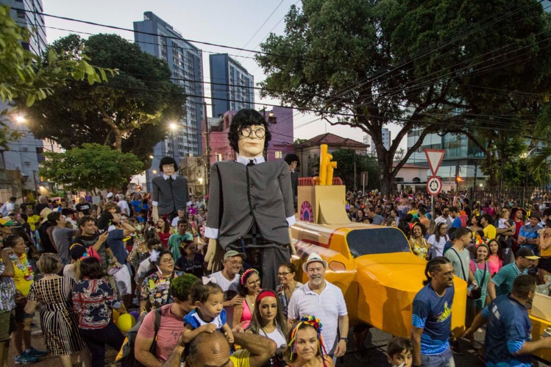 A banda do Bloco Submarino Amarelo relembra o Carnaval com clássicos dos Beatles no Bar 294