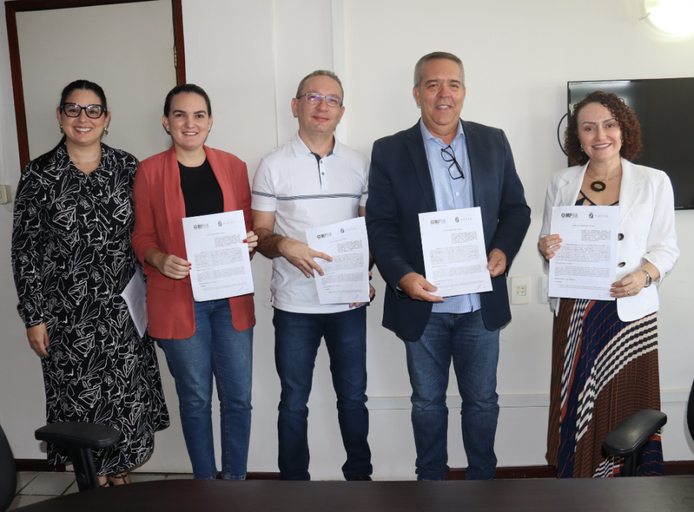 SMS Natal e MPRN assinam termo de cooperação para Projeto Abastece SUS