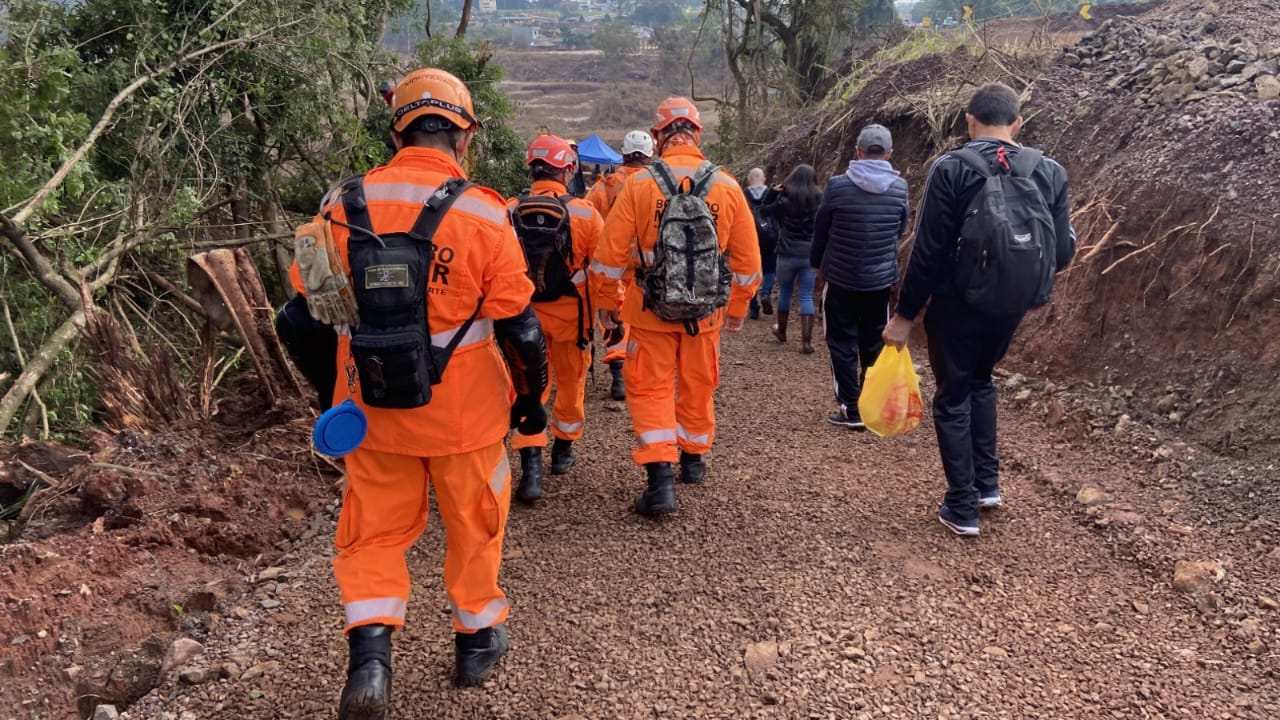 Bombeiros do RN ajudam nas buscas por pessoas desaparecidas no RS 