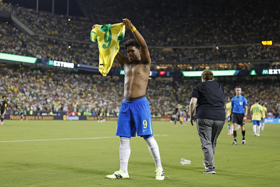 Com gol salvador de Endrick, Brasil vence o México nos acréscimos 