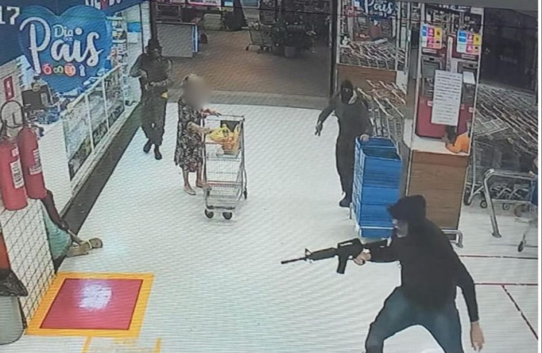 Divulgadas imagens de assalto em supermercado da Zona Sul de Natal