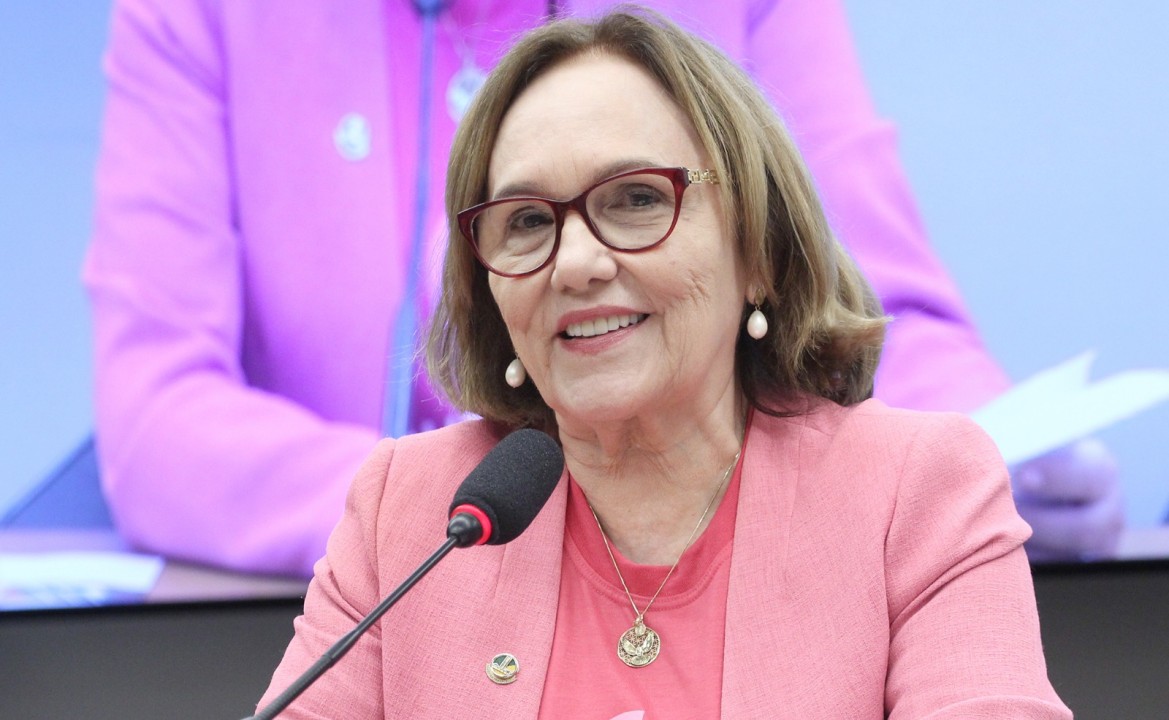 Zenaide parabeniza mulheres eleitas e reafirma parceria municipalista com prefeitas e vereadoras