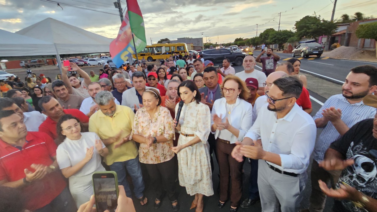 Em Baraúna, Zenaide Maia participa de comemorações pelos 43 anos do município
