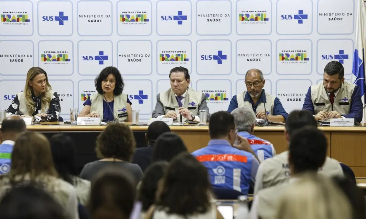 Governo lança ações para se antecipar a período de alta da dengue