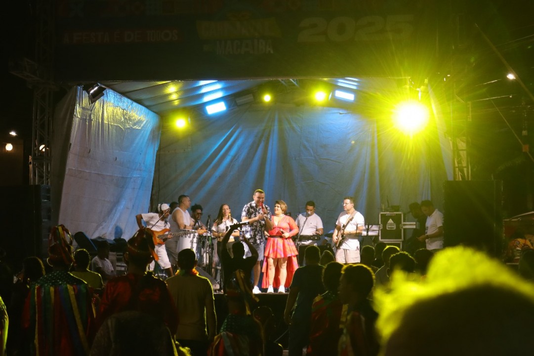 Cortejo multicultural e show de axé com Priscila Braw marcam início do Carnaval do Polo Centro de Macaíba