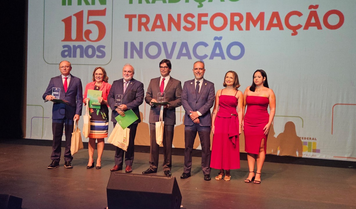 Senadora Zenaide Maia é homenageada em noite de celebração pelos 115 anos do IFRN
