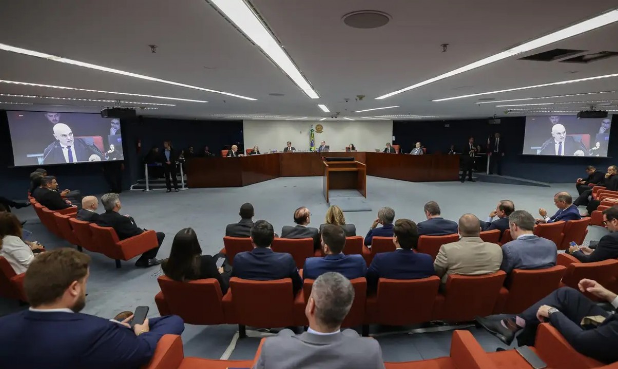 Por unanimidade, turma do STF torna Bolsonaro e mais 7 réus por tentativa de Golpe de Estado