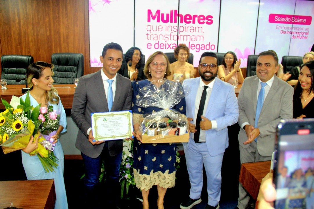 Zenaide Maia recebe título de Cidadã Mossoroense em homenagem ao Dia Internacional da Mulher