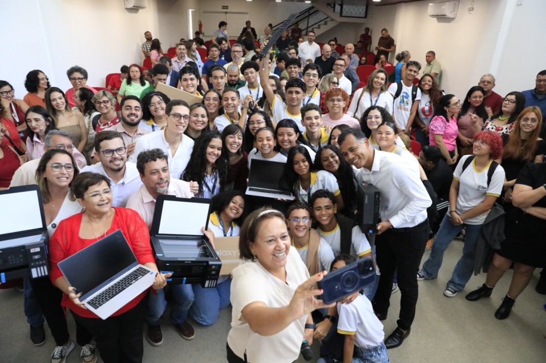 Investimento em tecnologia: RN entrega novos equipamentos para escolas estaduais