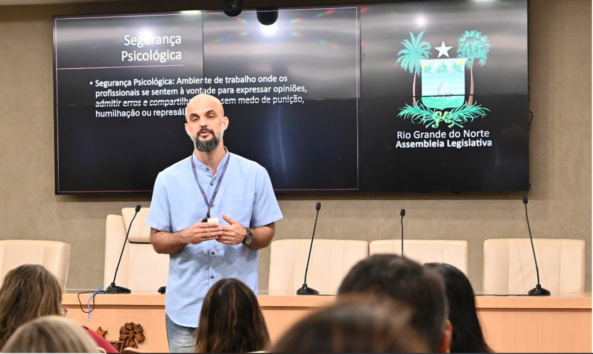 ALRN e Semtas promovem curso sobre saúde mental no ambiente de trabalho