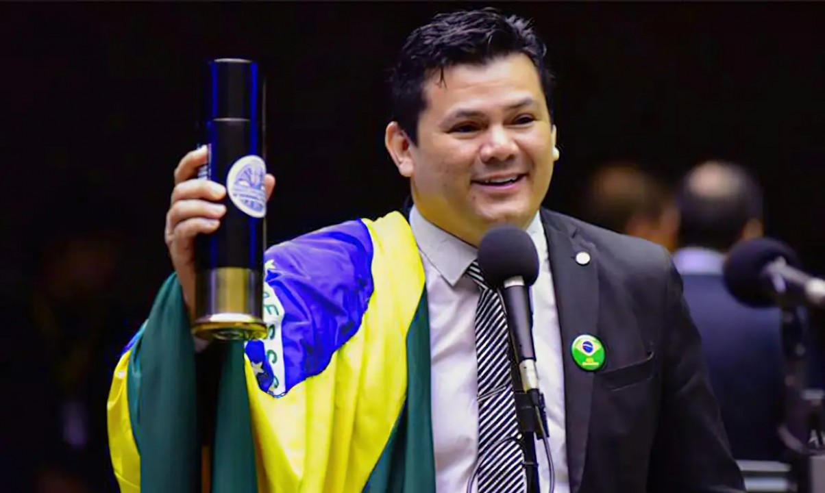 AGU pede investigação de deputado por declarações que 