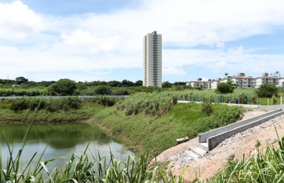 Prefeitura instala 2ª bomba na lagoa de captação de Emaús