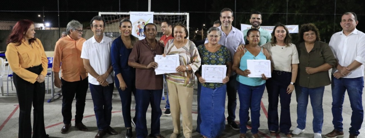 Moradores de loteamento da zona Norte recebem títulos de propriedade em Natal