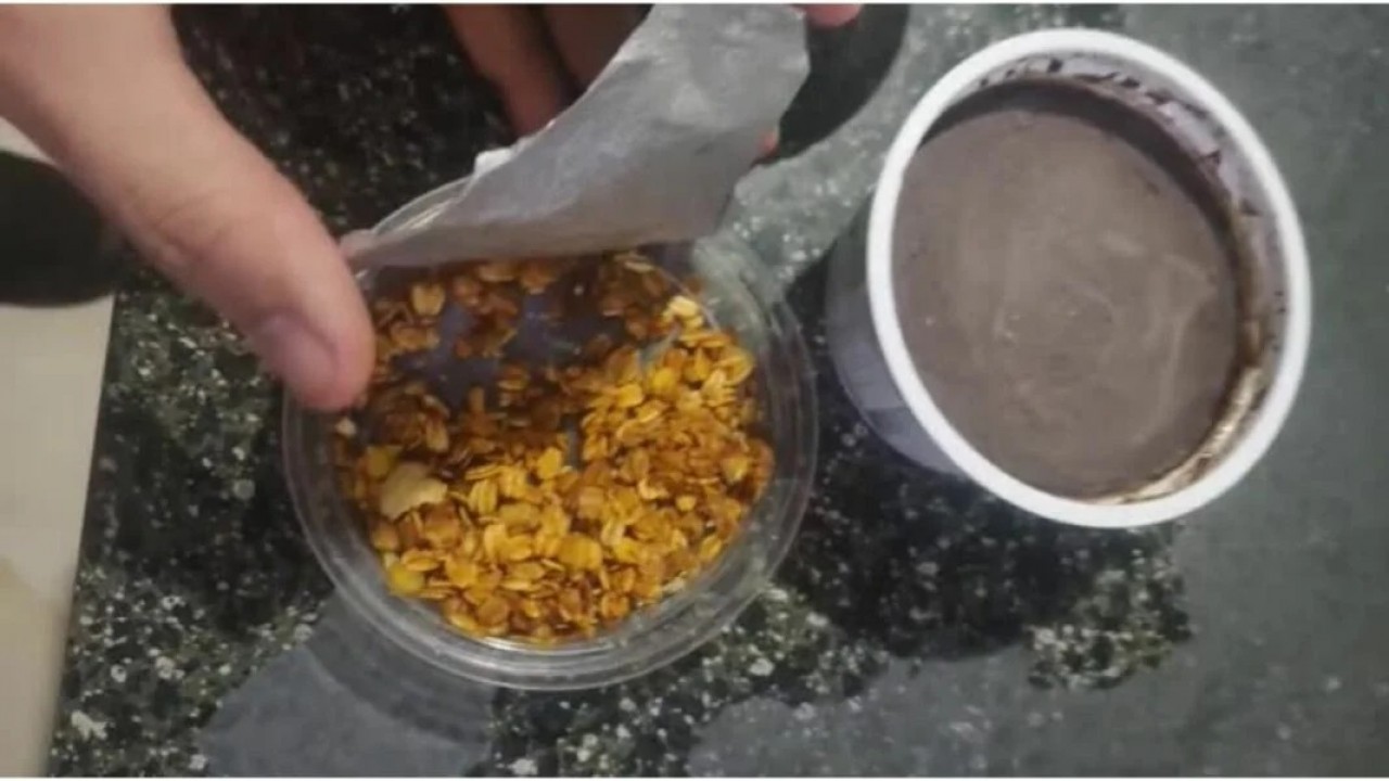Suspeita de envenenamento: bebê morre e mulher está na UTI após consumo de açaí entregue como 