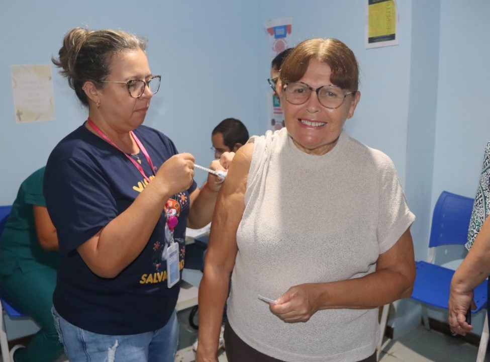 Servidores da SMS Natal recebem vacinação contra a Influenza