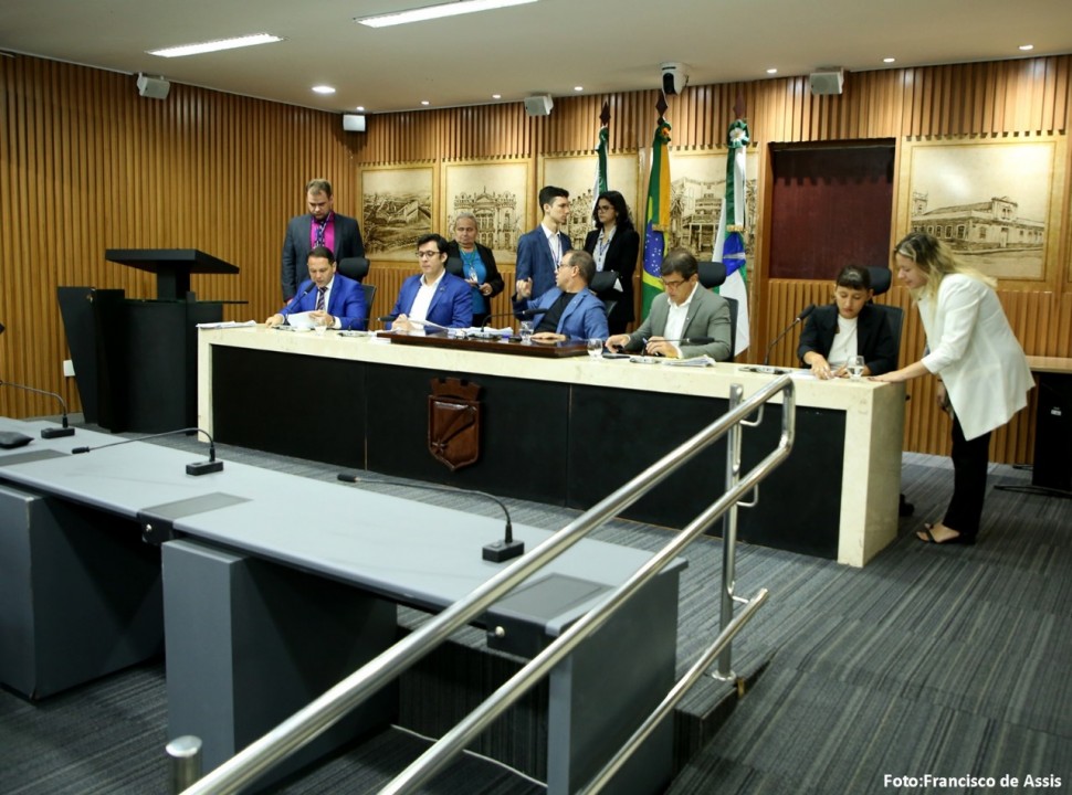 Comissão de Justiça aprova projetos sobre áreas verdes e torcidas organizadas