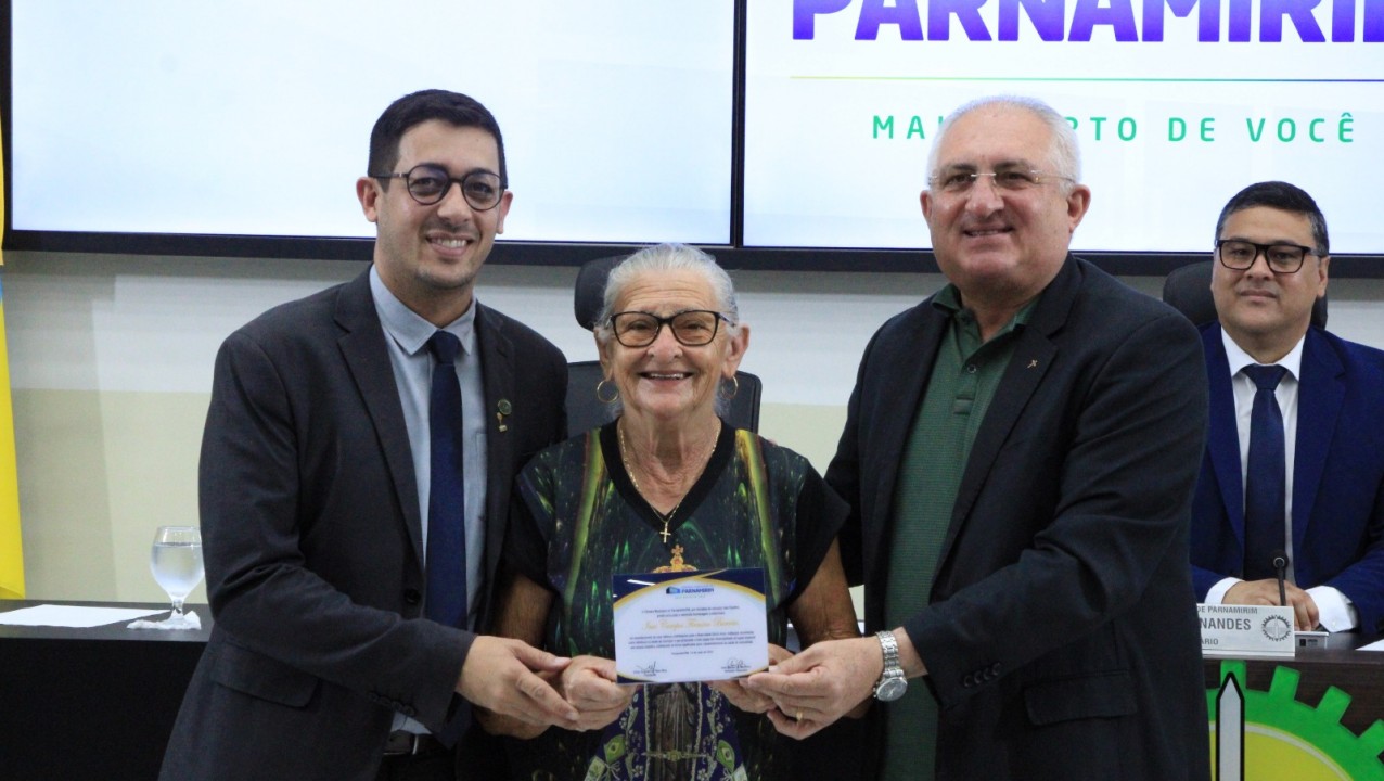 Equipe de Enfermagem da Maternidade Divino Amor recebe moção de aplauso