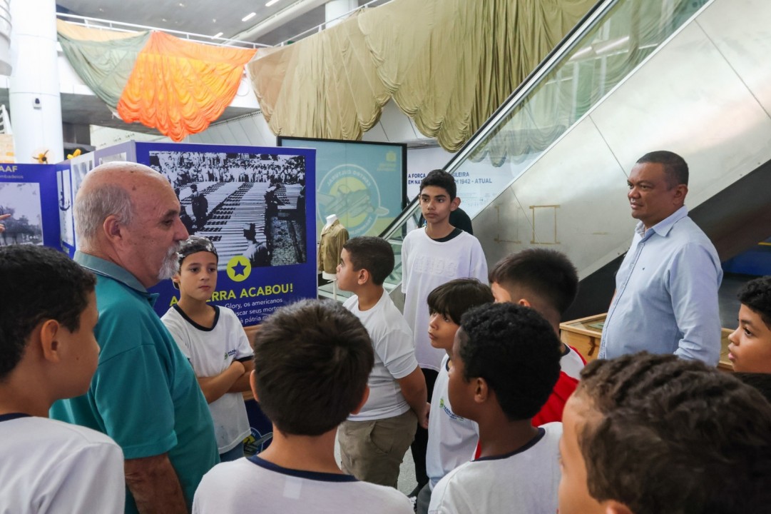 Alunos da Escola Edmo Pinheiro visitam Centro Cultural e têm aula de educação no trânsito