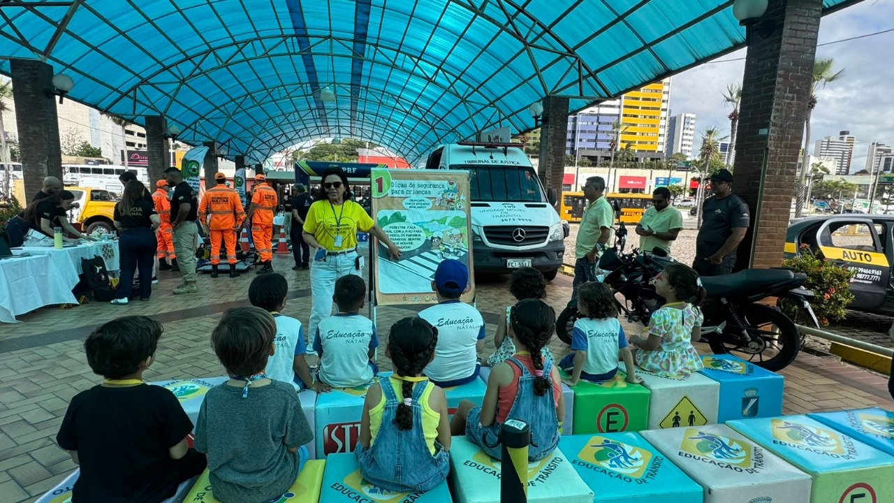 Mostra Maio Amarelo da STTU chega ao Shopping Via Direta