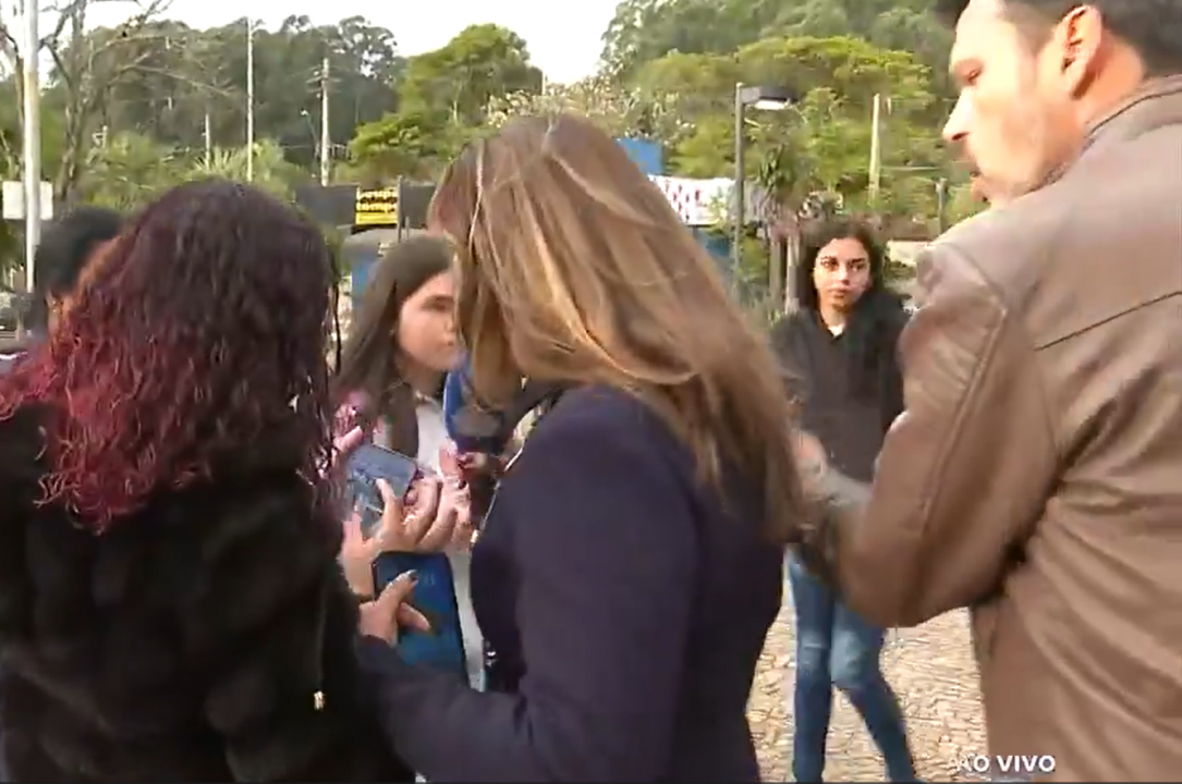 Repórter da Band empurra jornalista da Record ao vivo e caso gera repercussão e ação policial